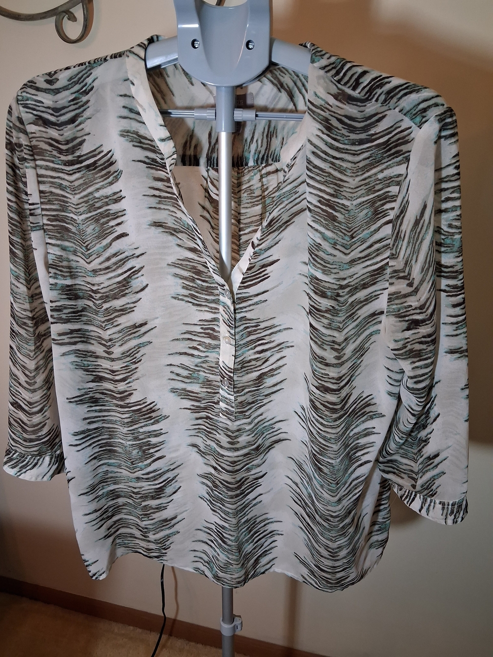 Chico's White and Teal Patterned V-Neck Blouse